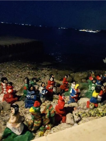 Ceramic figurines